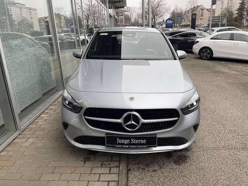 Gebraucht Mercedes B180 136 PS (100 kW) 2026 Lack hightechsilber Kleinwagen