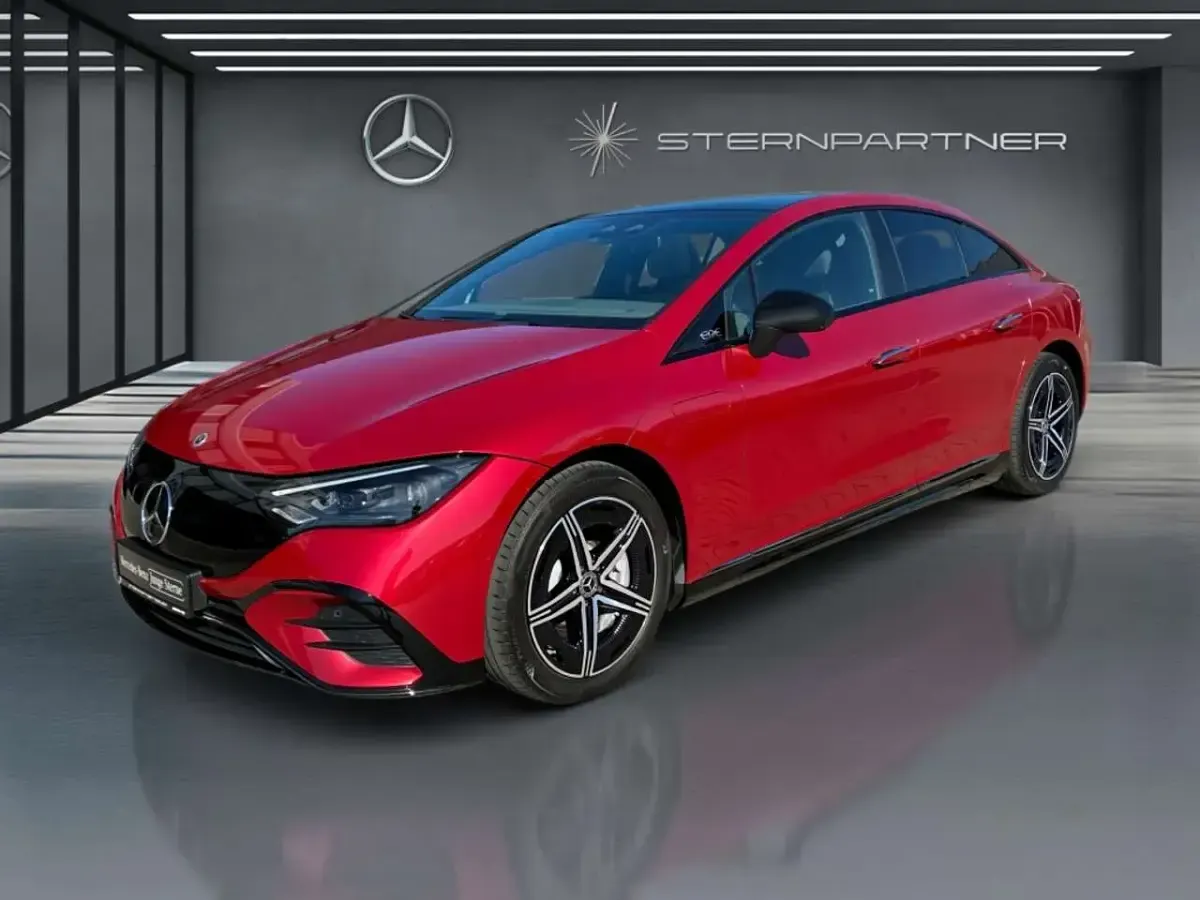 Gebraucht Mercedes EQE300 AMG 180 kW (245 PS) 2023 Manufaktur patagonienrot metal Limousine