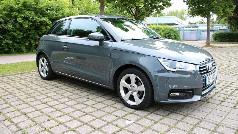 Gebraucht Audi A1 90 PS (66 kW) 2016 Grau Kleinwagen