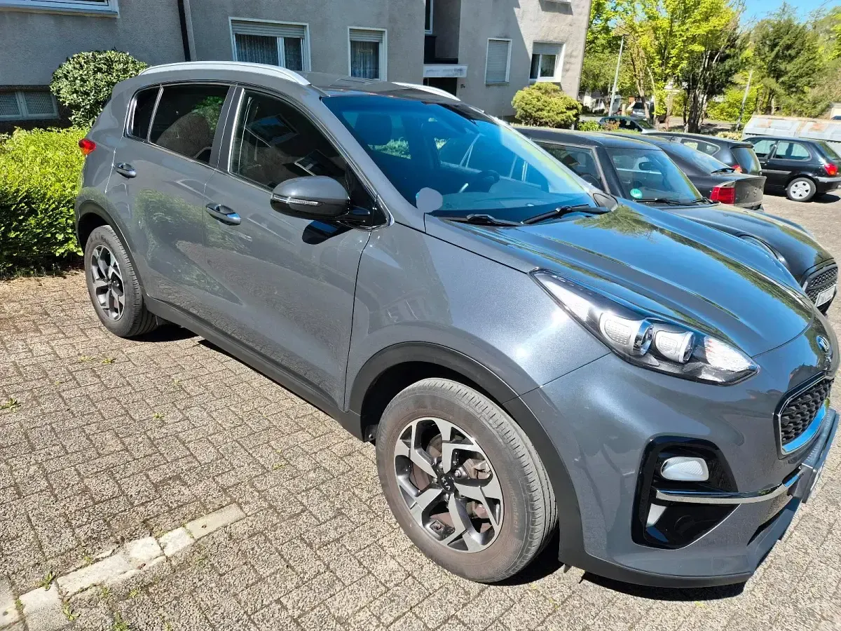 Gebraucht Kia Sportage DREAM-TEAM Edition 132 PS (97 kW) 2019 Grau SUV