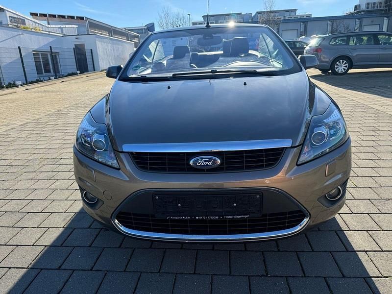 Gebraucht Ford Focus Cabriolet Titanium 150 PS (110 kW) 2009 Braun Cabrio