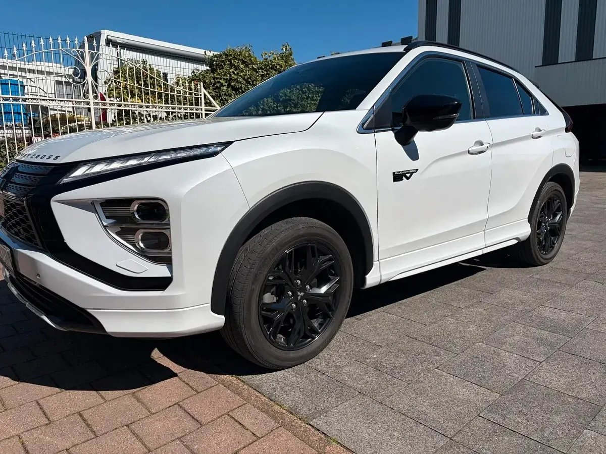 Second-hand Mitsubishi Eclipse Cross Select 188 CP (138 kW) 2022 Alb SUV