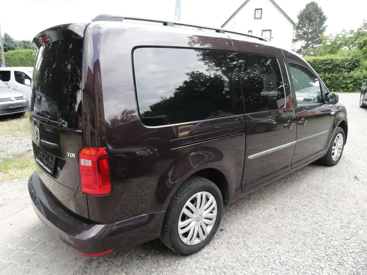 Gebraucht VW Caddy Maxi Trendline 102 PS (75 kW) 2017 Black berry metallic Van / Kleinbus