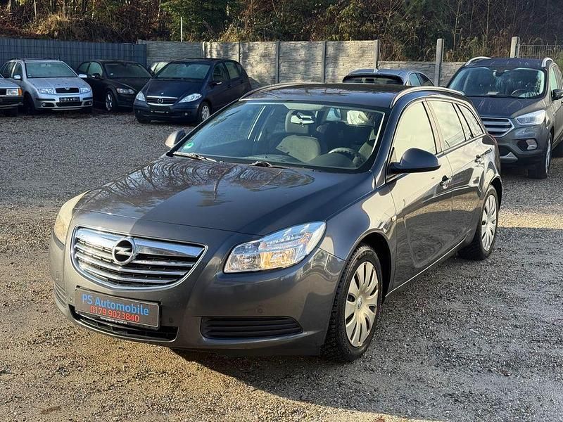 Gebraucht Opel Insignia Selection 131 PS (96 kW) 2012 Grau Kombi