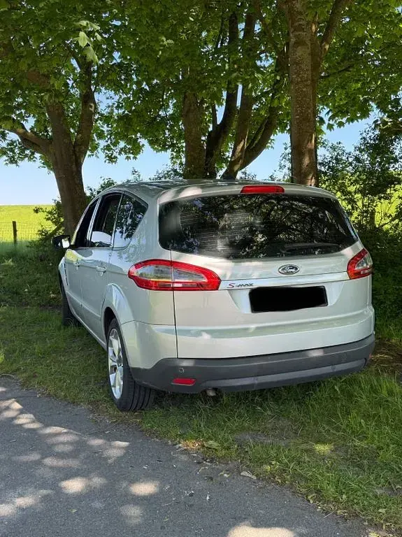 Gebraucht Ford S-MAX Trend 145 PS (106 kW) 2011 Silber Van / Kleinbus