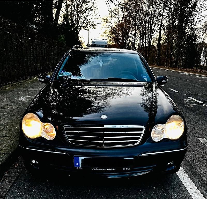 Gebraucht Mercedes 180 143 PS (105 kW) 2005 Schwarz Limousine