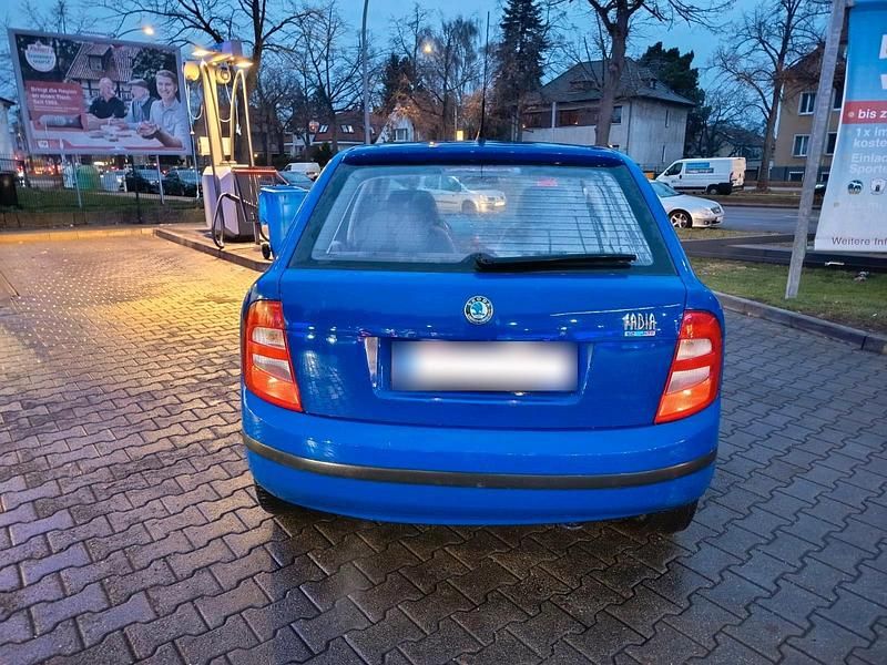 Gebraucht Skoda Fabia 54 PS (39 kW) 2003 Blau Kleinwagen