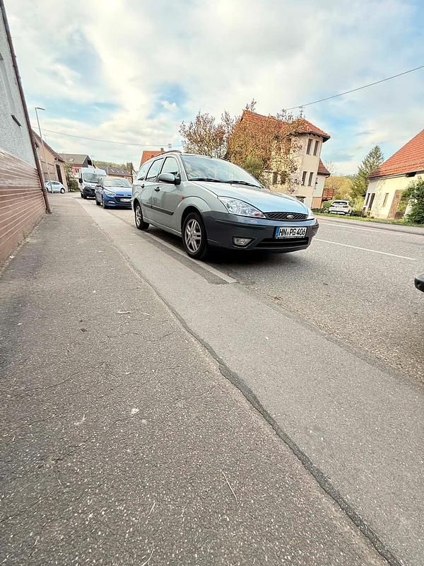 Usata Ford Focus 122 CV (89 kW) 2003 Grigio Station wagon