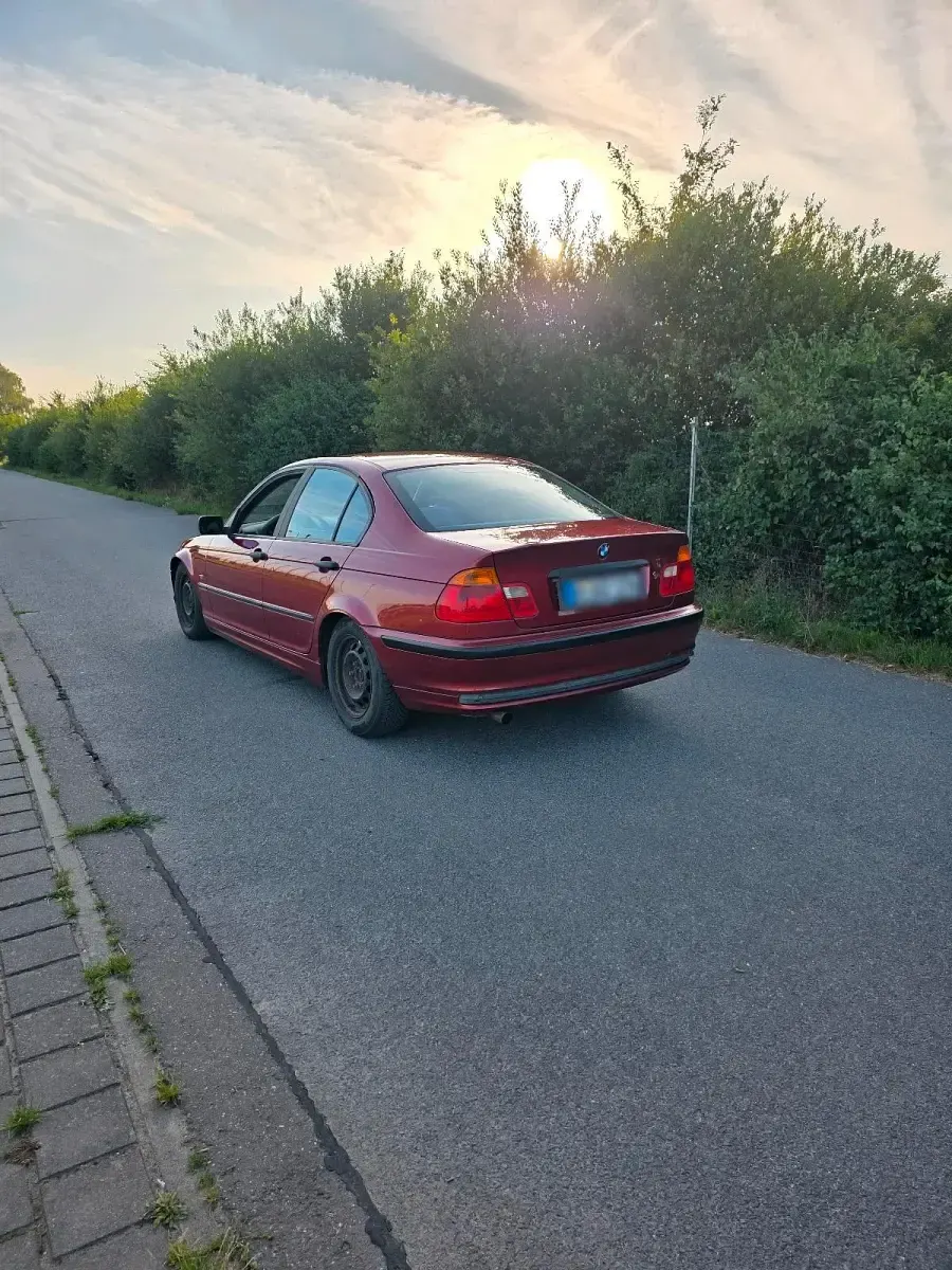 Gebraucht BMW 318 118 PS (86 kW) 2000 Rot Limousine