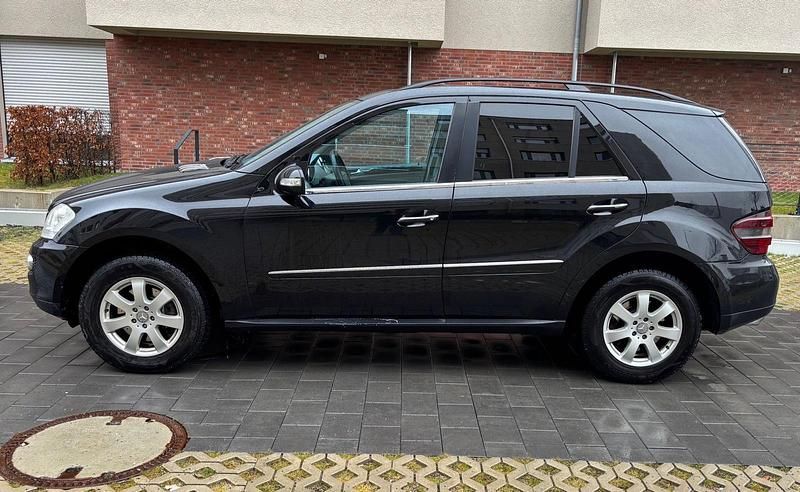 Gebraucht Mercedes ML320 224 PS (164 kW) 2007 Schwarz SUV