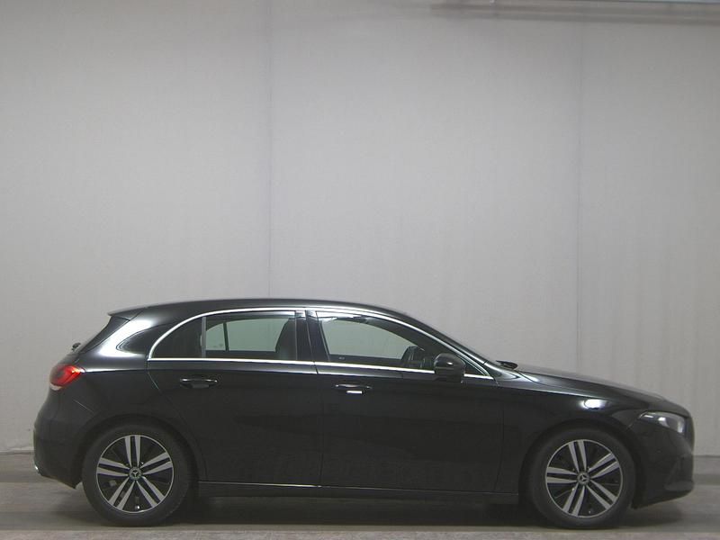 Gebraucht Mercedes A200 Progressive 150 PS (110 kW) 2021 Schwarz Limousine