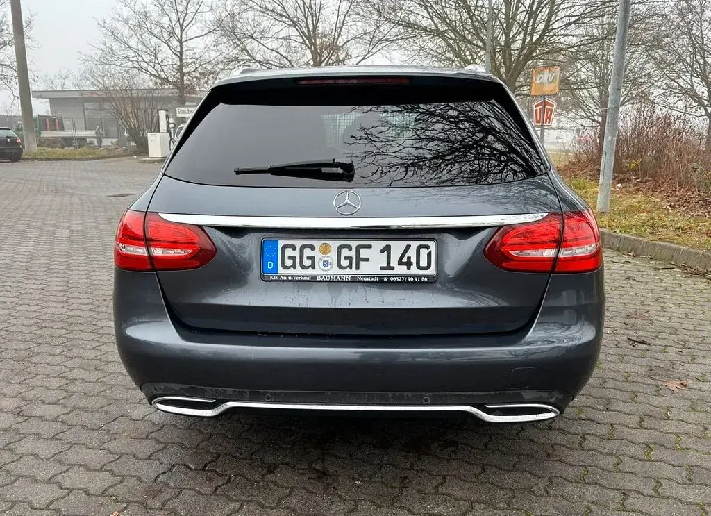 Gebraucht Mercedes C180 156 PS (114 kW) 2015 Grau Limousine