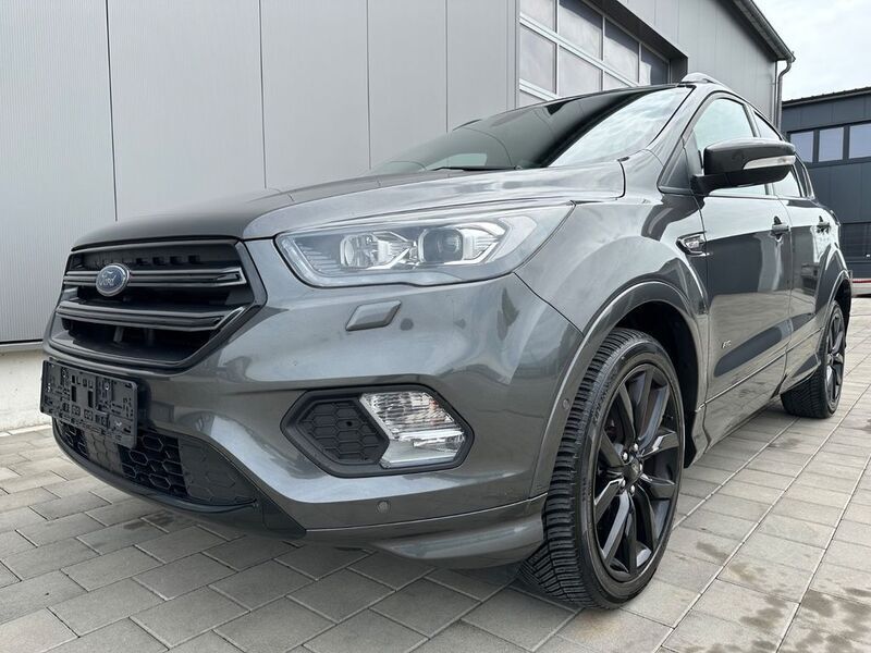 Grau Gebraucht 2018 Ford Kuga ST-Line SUV | 18.290 € (Etwas zu teuer) - Bild 1/4