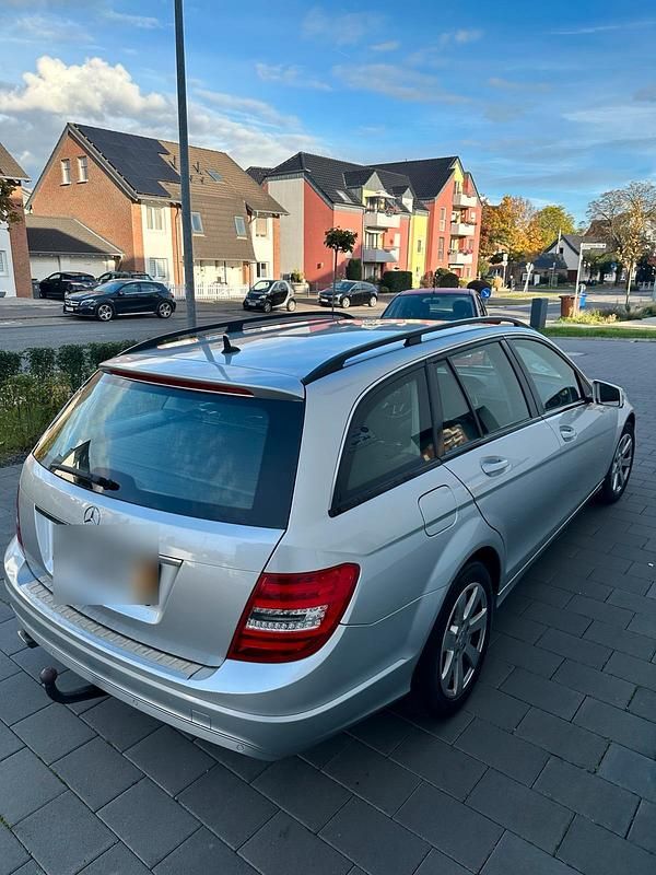 Gebraucht Mercedes C200 184 PS (135 kW) 2012 Silber Kombi