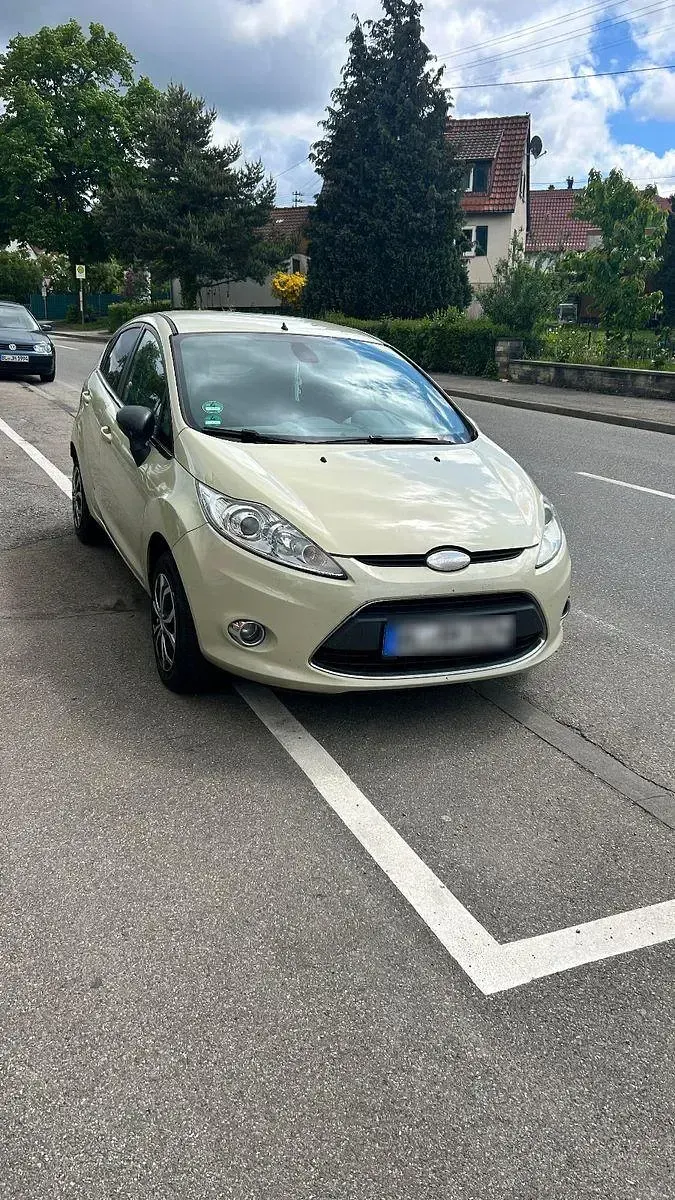 Gebraucht Ford Fiesta 90 PS (66 kW) 2009 Andere farben Kleinwagen