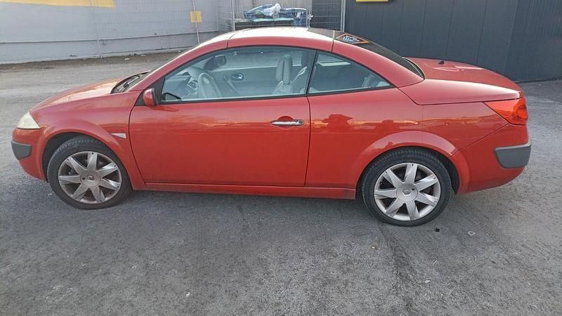 Rot Gebraucht 2007 Renault Mégane Cabriolet Dynamique Cabrio | 3.700 € (Fairer Preis) - Bild 1/4