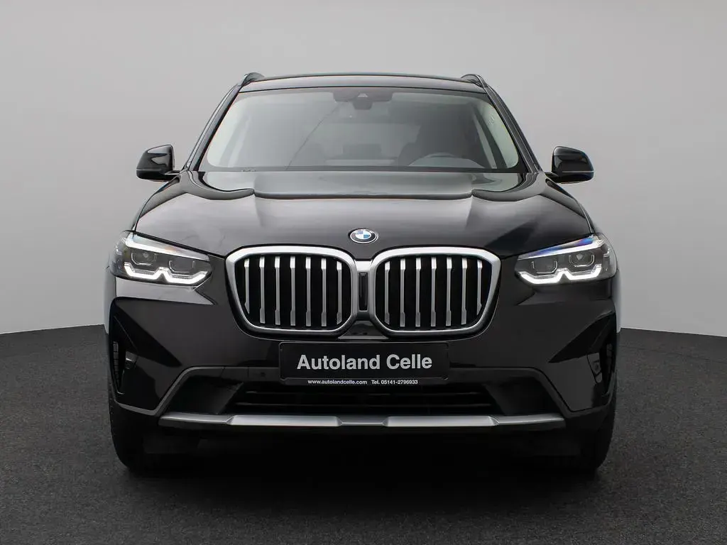 Gebraucht BMW X3 Sport Line 190 PS (139 kW) 2023 Saphirschwarz metallic475schwarz SUV