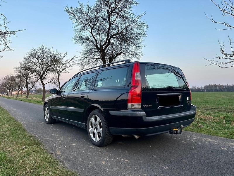 Gebraucht Volvo V70 130 PS (95 kW) 2002 Schwarz Kombi