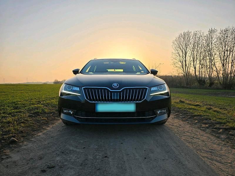 Gebraucht Skoda Superb 190 PS (139 kW) 2016 Schwarz Kombi