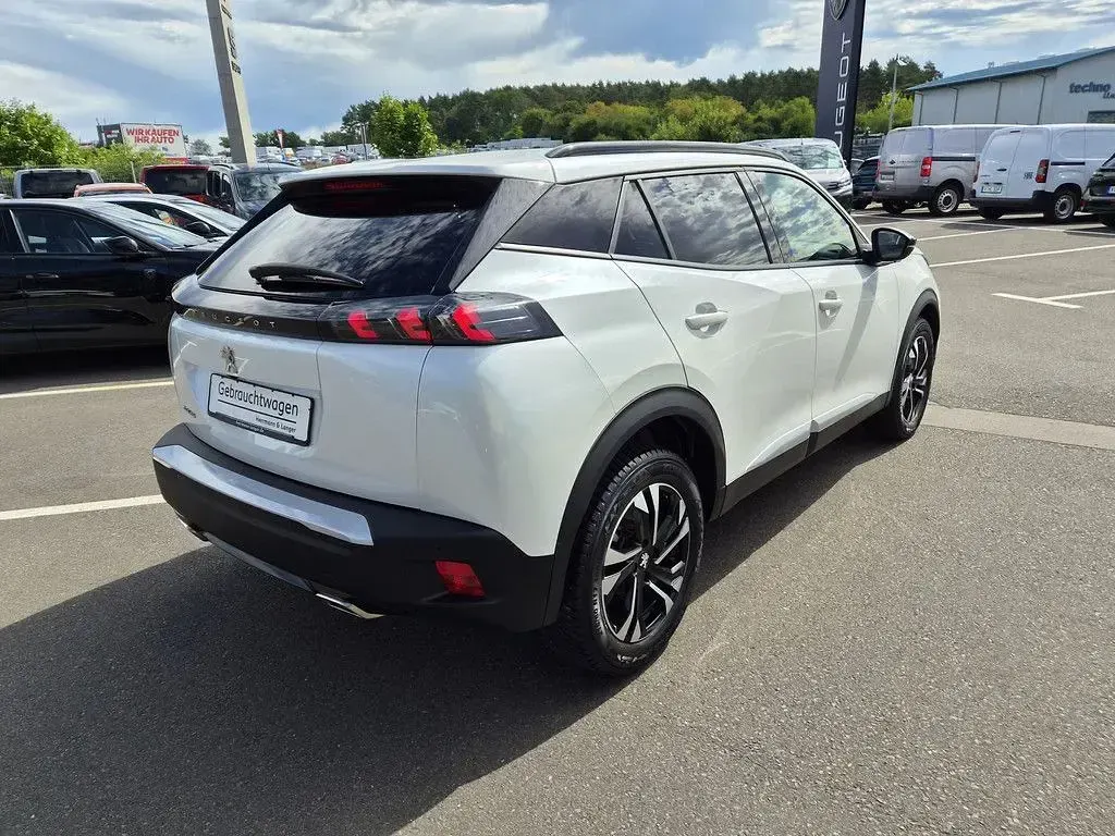 Gebraucht Peugeot 2008 Allure 131 PS (96 kW) 2023 Weiß SUV