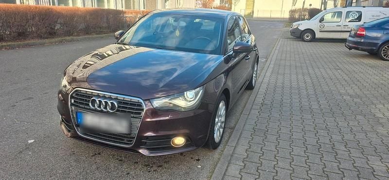Braun Gebraucht 2012 Audi A1 Sportback Kleinwagen | 8.999 € (Guter Preis) - Bild 1/4