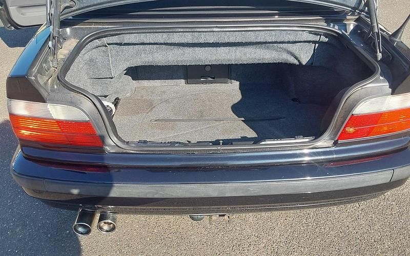 Gebraucht BMW 328 Cabriolet Performance 193 PS (141 kW) 1997 Schwarz Cabrio