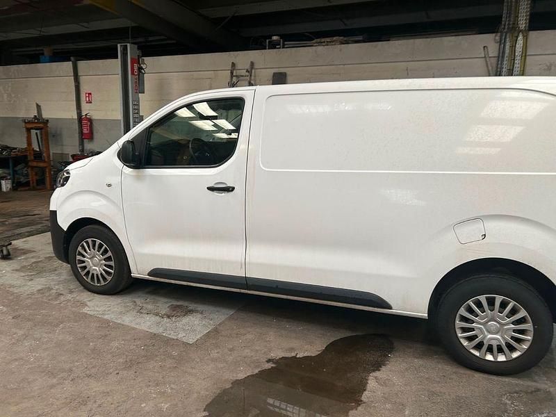 Gebraucht Toyota Proace 122 PS (89 kW) 2020 Weiß Van / Kleinbus