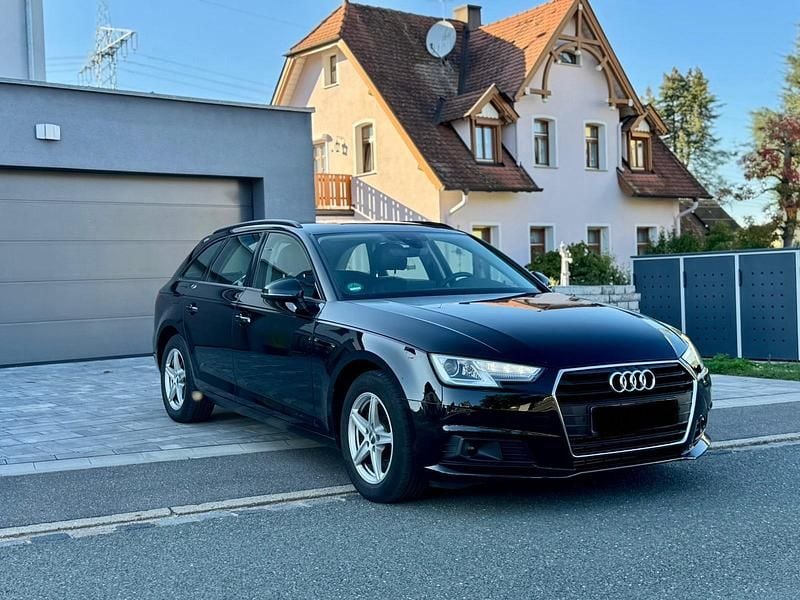 Schwarz Gebraucht 2018 Audi A4 Kombi | 10.600 € (Superpreis) - Bild 1/4