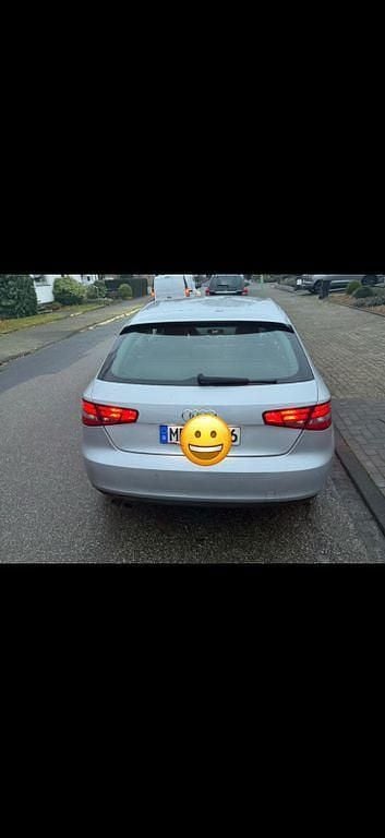Silber Gebraucht 2013 Audi A3 Ambition Limousine | 5.300 € (Superpreis) - Bild 1/4
