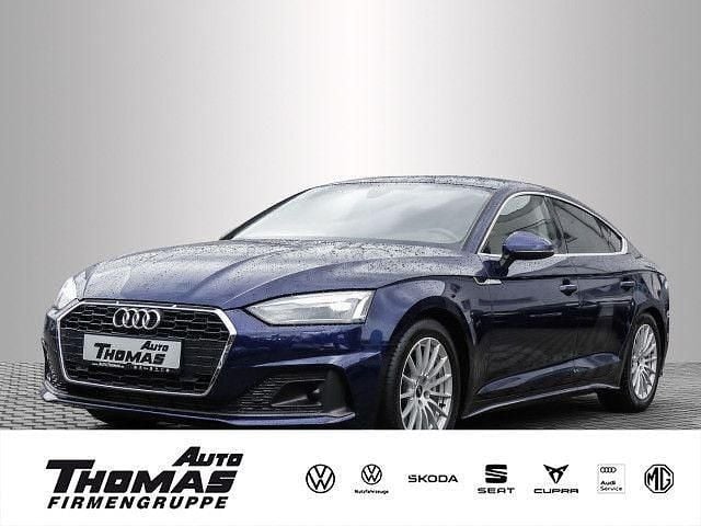 Blau Gebraucht 2022 Audi A5 Sportback Ambiente Kleinwagen | 29.889 € (Guter Preis) - Bild 1/3