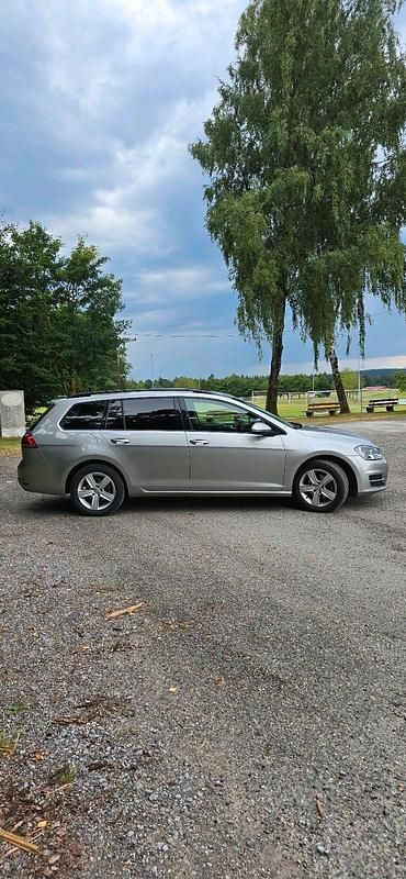 Silber Gebraucht 2013 VW Golf VII Kombi | 7.999 € (Guter Preis) - Bild 1/4