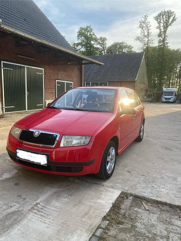 Rot Gebraucht 2003 Skoda Fabia Kleinwagen | 1.200 € - Bild 1/4