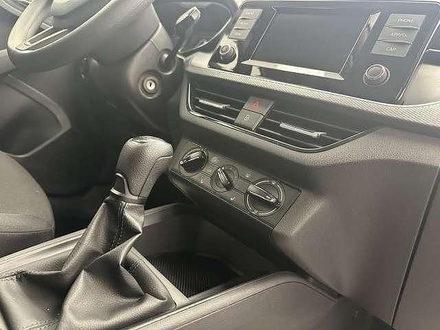 Gebraucht Skoda Scala Active 95 PS (69 kW) 2019 Weiß Kleinwagen