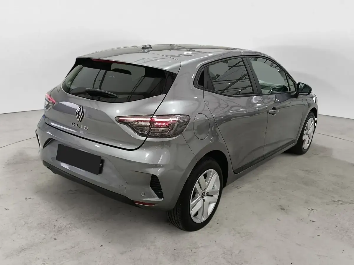Gebraucht Renault Clio Evolution 101 PS (74 kW) 2025 Grau (gris schiste) Kleinwagen