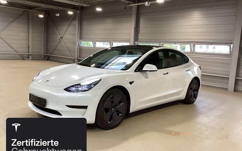 Weiß Gebraucht 2021 Tesla Model 3 RWD Limousine | 25.500 € (Fairer Preis) - Bild 1/4