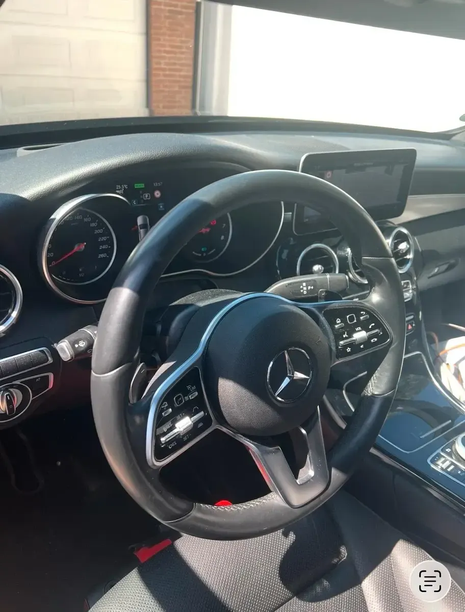 Gebraucht Mercedes 300 AMG line 258 PS (189 kW) 2019 Blau Kombi