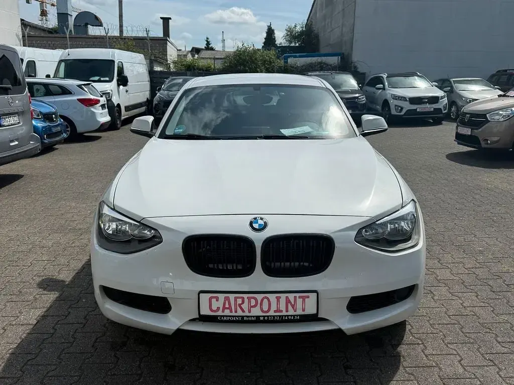 Gebraucht BMW 116 Advantage 136 PS (100 kW) 2015 Weiß Kleinwagen