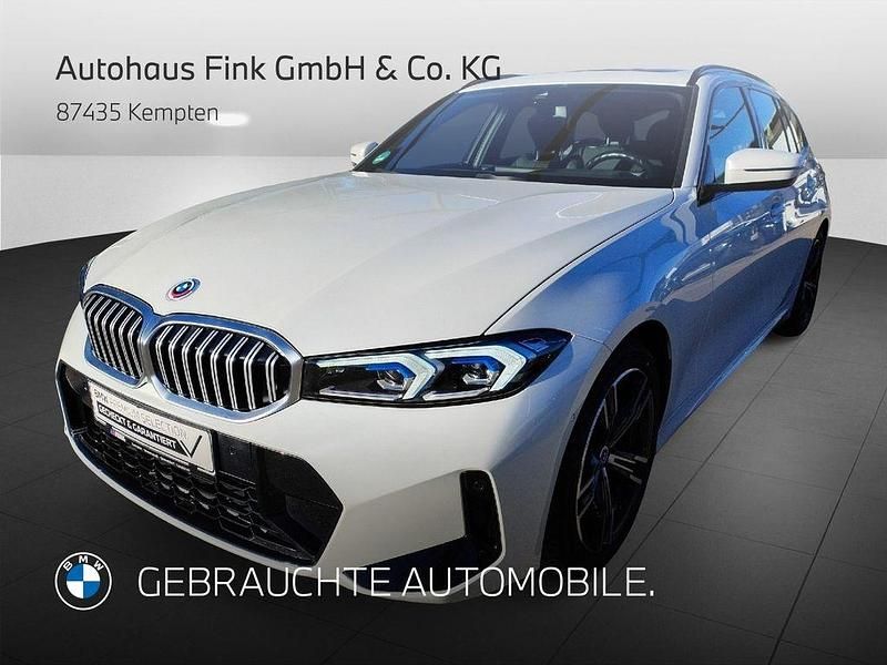 Mineralweiss (metallic) Gebraucht 2023 BMW 320 M Sport Kombi | 44.990 € (Etwas zu teuer) - Bild 1/4