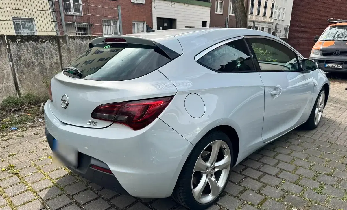 Gebraucht Opel Astra GTC 165 PS (121 kW) 2012 Grau Coupé