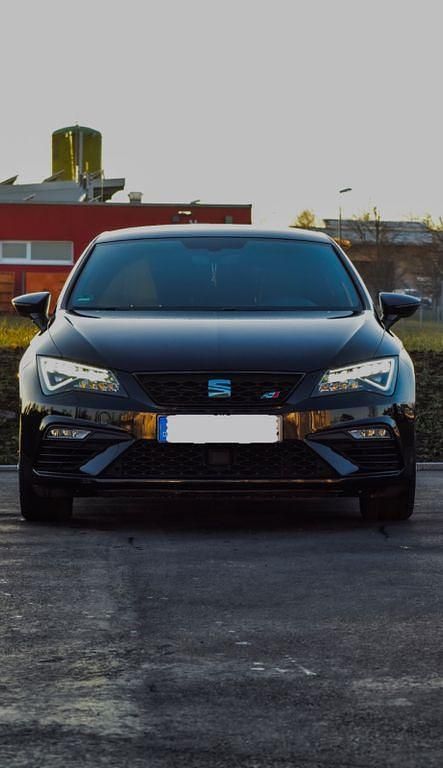 Second-hand Seat Leon CUPRA 300 CP (220 kW) 2017 Negru Berlinǎ