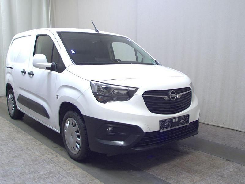 Gebraucht Opel Combo Edition 102 PS (75 kW) 2021 Jade weiss/arktis weiss Van / Kleinbus