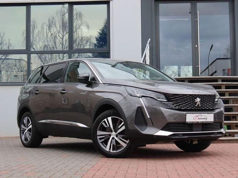 Grau Gebraucht 2022 Peugeot 5008 Allure Van / Kleinbus | 18.900 € (Fairer Preis) - Bild 1/4