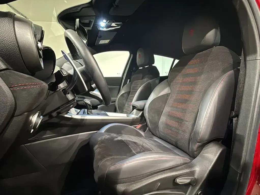 Gebraucht Alfa Romeo Tonale Veloce 160 PS (117 kW) 2023 Rot SUV