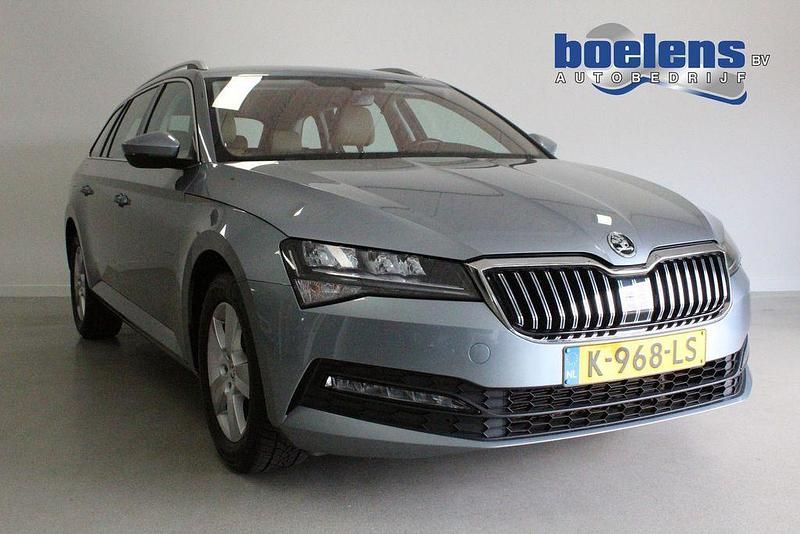 Gebraucht Skoda Superb Business Line 150 PS (110 kW) 2021 Grau Kombi