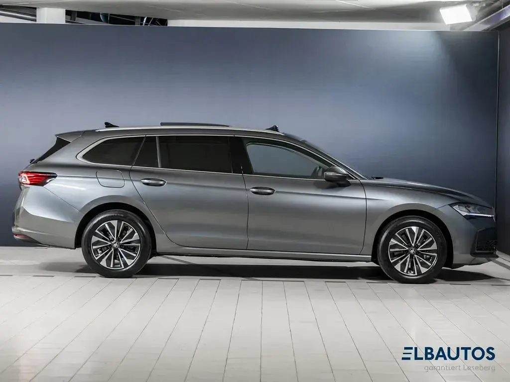 Neu Skoda Superb Selection 193 PS (141 kW) 2026 Graphitegrau Kombi