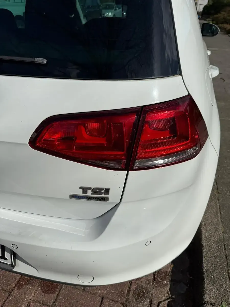 Gebraucht VW Golf VII 105 PS (77 kW) 2014 Weiß Limousine
