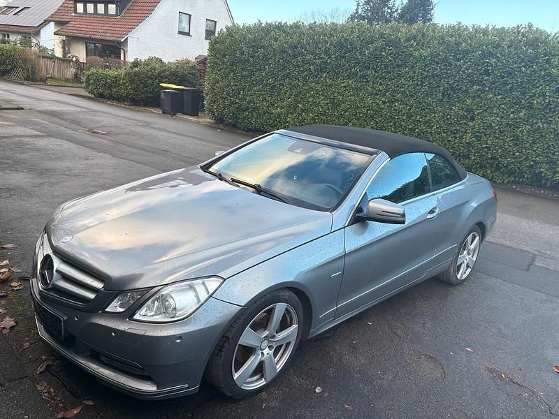 Gebraucht Mercedes E220 170 PS (125 kW) 2011 Grau Cabrio