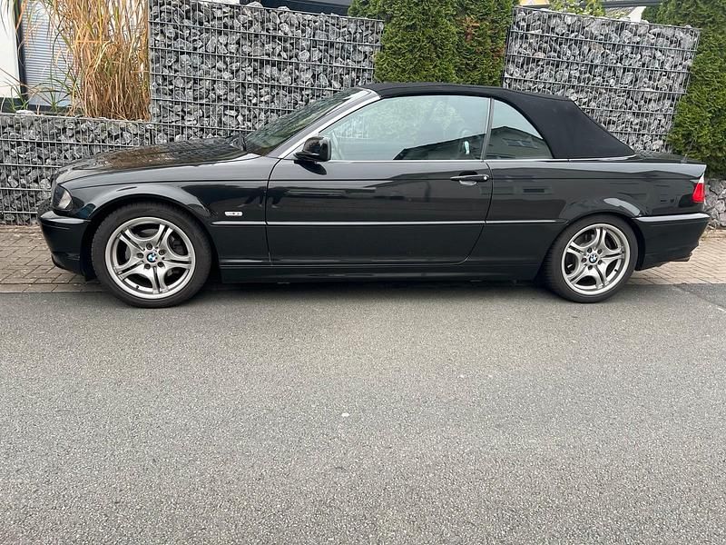 Schwarz Gebraucht 2001 BMW 325 Cabriolet Cabrio | 7.499 € (Guter Preis) - Bild 1/4
