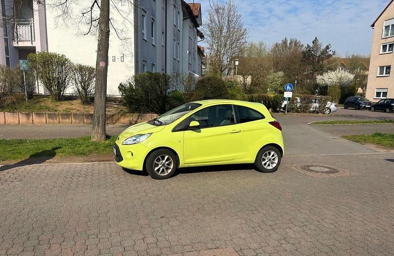 Gebraucht Ford Ka Trend 69 PS (50 kW) 2013 Gelb Kleinwagen