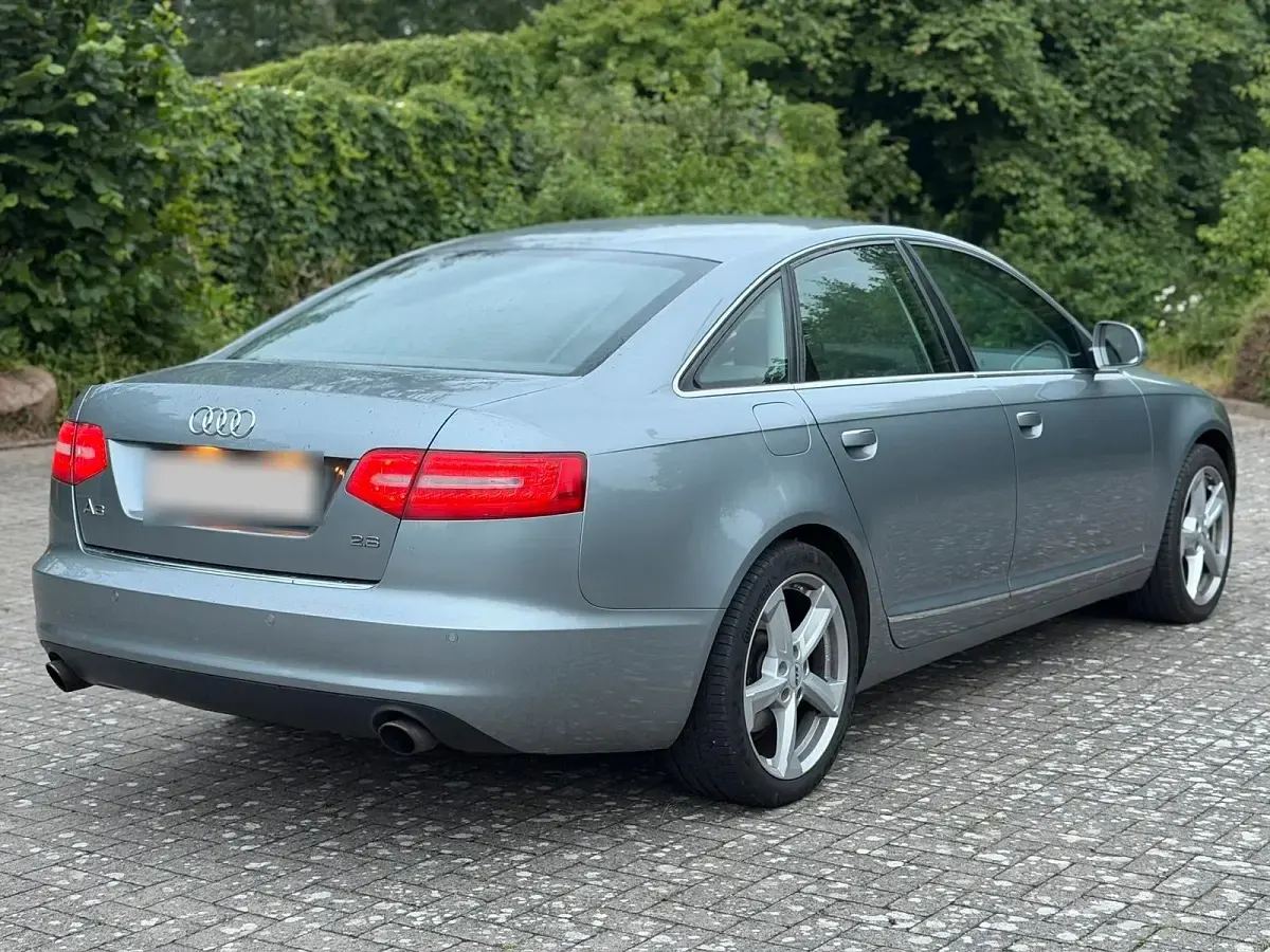 Gebraucht Audi A6 190 PS (139 kW) 2010 Grau Limousine